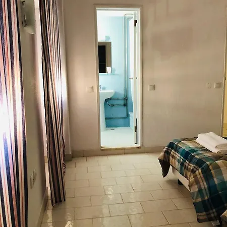 Atlantic אכסניה