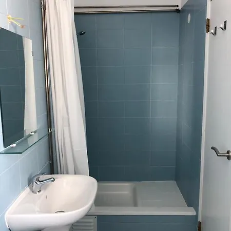 Atlantic Hostel *
