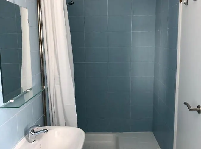 Atlantic Hostel *